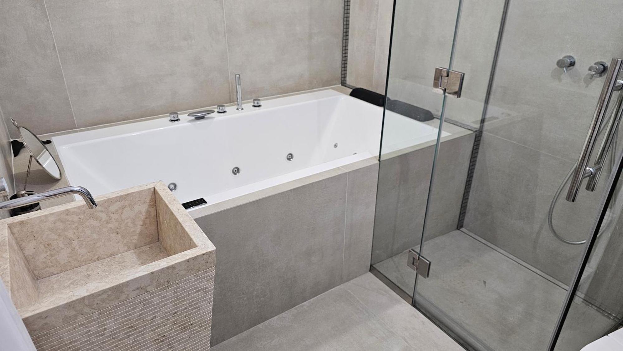 Leilighet Oasis Jacuzzi Retreat Marbella
